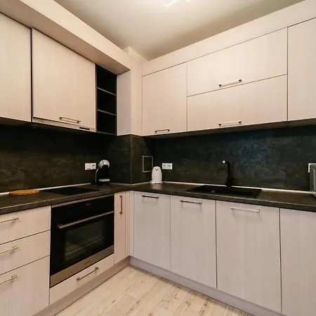 за гости веси 부르가스