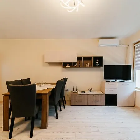 за гости веси * Burgas City