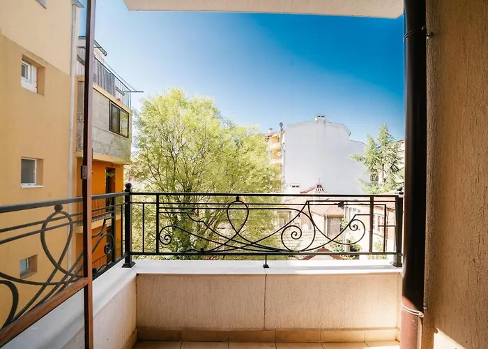 за гости веси Burgaz